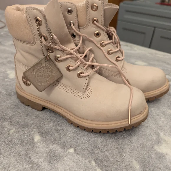 Women's Beige Timberland Boots - Picture 1 of 11
